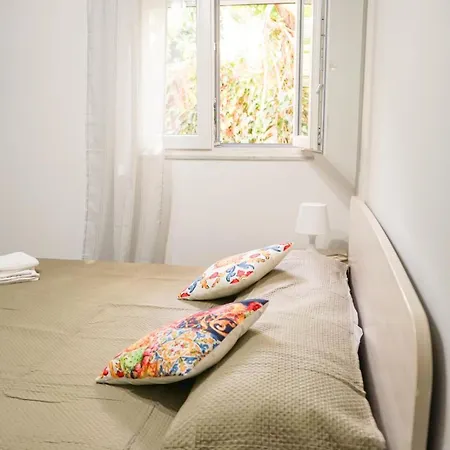 Rael شقة تْشيفالو