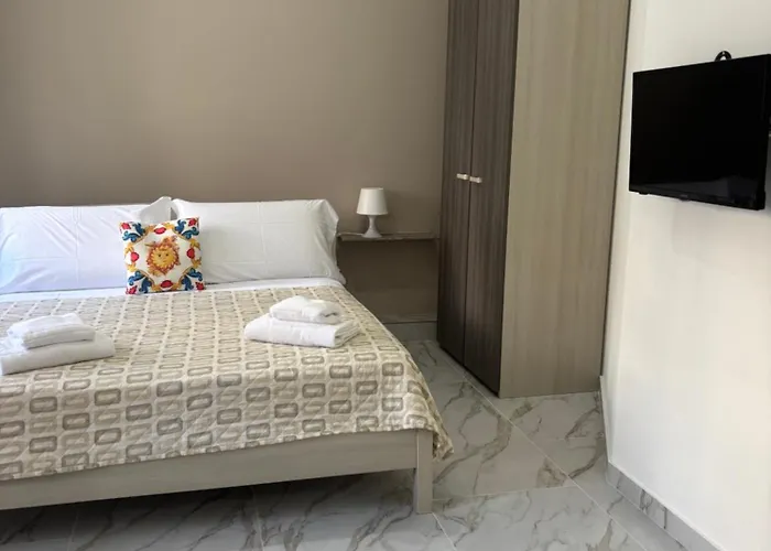 Rael アパート チェファル